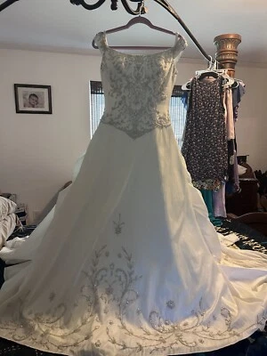 Hermoso Vestido de Novia Allure Bridals 9304 Marfil Talla 12 Excelente Estado Foto 1 de 4