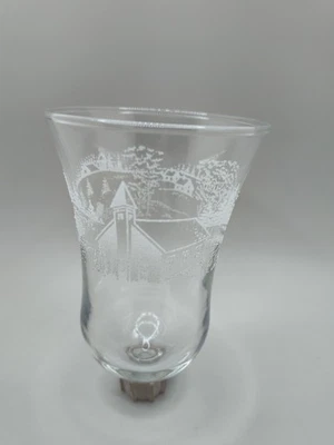 Soporte para velas/votivo grabado en vidrio para interiores del hogar escena de invierno trineo de iglesia  Foto 1 de 4