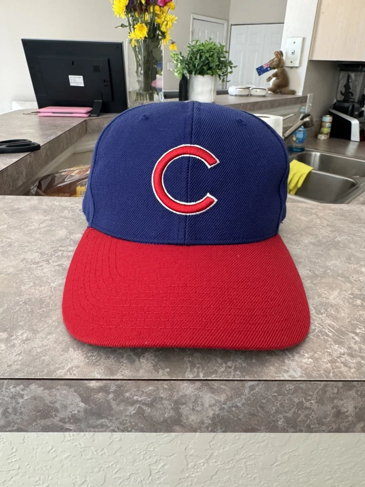 Gorra vintage años 90 Chicago CUBS Sports Specialties SNAPBACK HAT, ribete rojo/azul Foto 1 de 4