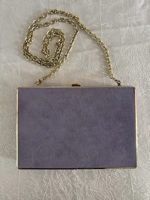 Bolso de Mano Ivanka Trump Cadena Dorada Color Púrpura Foto 1 de 4