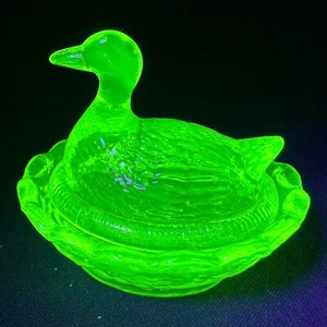 Uranium Glass Vaseline Boyd Duck Salt, Made 5/9/1991, #12 Glows VGC UV - Picture 1 of 13