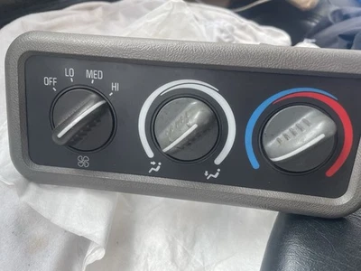 '01-'17 CHEVROLET EXPRESS 3500 2500 GMC VAN overhead rear heater control OEM - Image 1 of 4