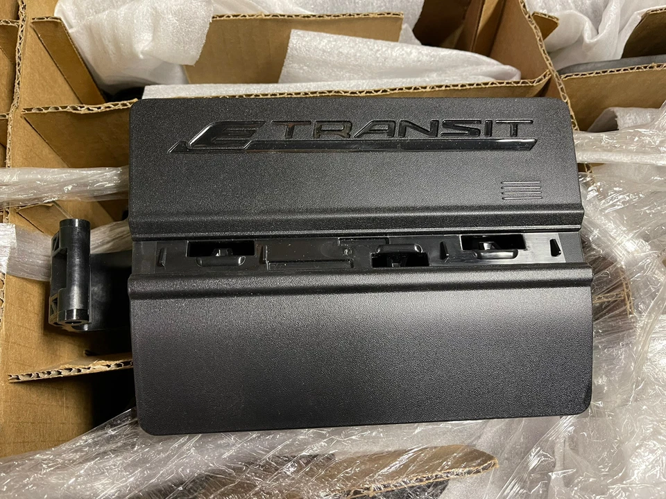 BRAND NEW FORD E-TRANSIT CHARGE PORT DOOR REPLACEMENT **FREE SHIPPING** - Image 1 of 4