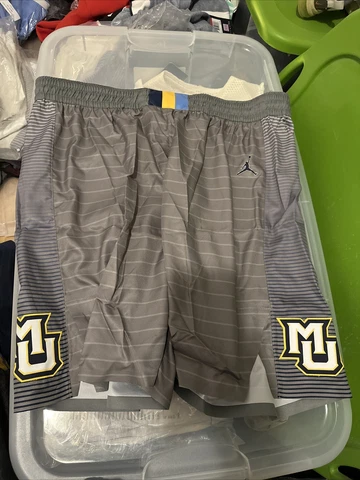 Marquette University Basketball Game Shorts Nike Jordan Size 46 Cover