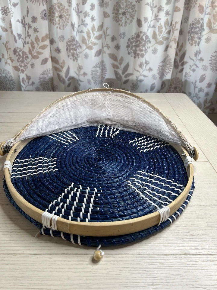 圆形编织托盘蓝色和白色网格食物圆顶竹圈 16 英寸直径野餐 — 第 1/4 张图片