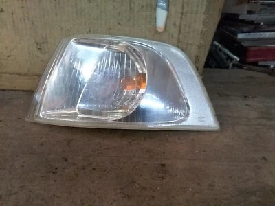 2001 - 2004 年沃尔沃 S40 CORNER/PARK 灯镜片包括驾驶员侧 2001 - 2004 — 第 1/4 张图片