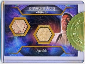 2006 Rittenhouse Stargate SG1 Season 8 Apophis Costume Blood Variant Case Topper