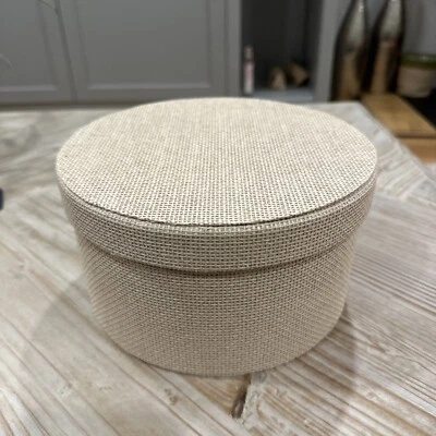 IKEA KVARNVIK Round Storage Box medium with Lid  - Image 1 of 4