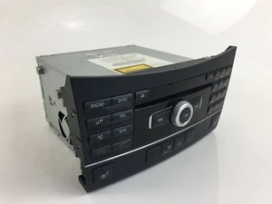 REPRODUCTOR DE RADIO CD V1377 MERCEDES BENZ A2129064400 - Imagen 1 de 4