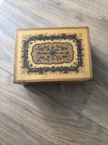 Vintage kleine hölzerne Schmuckschachtel schön charmant - Bild 1 von 4