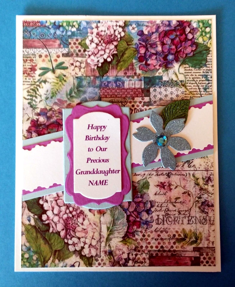 Tarjeta de cumpleaños para nieta hecha a mano con nombre personalizado y verso en el interior Foto 1 de 4