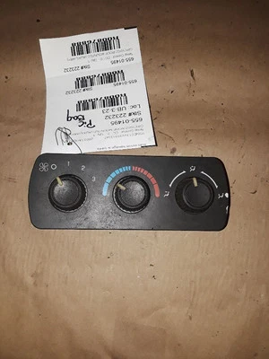 Temperature Control Roof Mounted Auxiliary Rear Fits 03-06 ESCALADE 876888 - Изображение 1 из 4