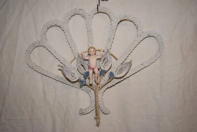 ANCIENNE COURONNE FUNERAIRE PERLE VERRE CABINET CURIOSITE - Photo 1/4