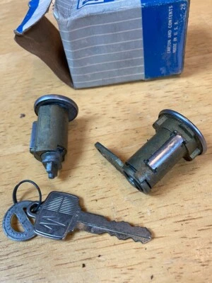 Juego de cerraduras de puerta y encendido FoMoCo Mercury 1965 C5MY-6222050-A nuevo de lote Foto 1 de 4