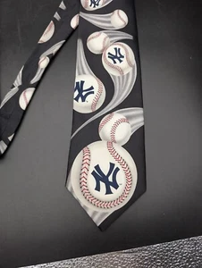 Vintage New York Yankees Curve Ball Ralph Marlin & Co Neck Tie 251353 - Picture 1 of 5