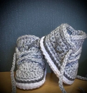 Crochet baby shoes Handmade crochet wool baby booties - Picture 1 of 1