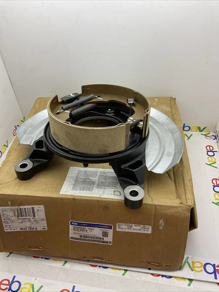 Conjunto de freno trasero Ford F450, F550 Super Duty 2005-2016 OEM # BC3Z-2209-B 💰 Foto 1 de 4