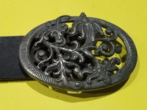 Cinturón con hebilla de metal pesado tallado en bruto Robert Graham con interior en relieve, talla 38 - Imagen 1 de 8