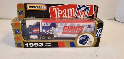 Matchbox Limited Edition 1993 1/80 NFL NEW YORK GIANTS Truck New in box - Image 1 of 2