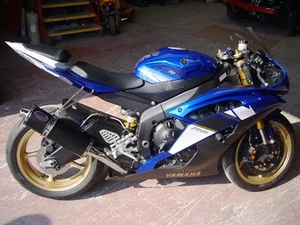 Yamaha YZF600 R6 2006-2017 alto nivel negro redondo carretera escape legal/carrera + colgante - Imagen 1 de 3