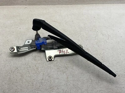 2013 SUBARU XV CROSSTREK REAR WINDSHIELD WINDOW WIPER W/ MOTOR OEM LOT747 - Image 1 of 4