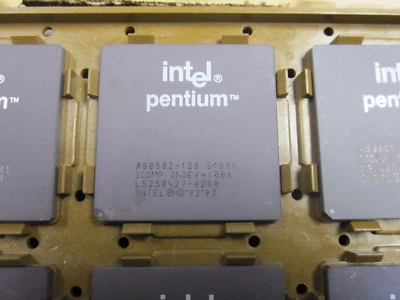De colección Intel Pentium 120Mhz Cermaic DORADO CPU A80502-120 SX994 SY033 SY062 Foto 1 de 2