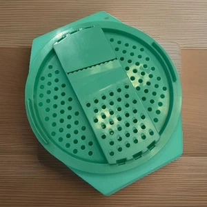 Tupperware 786-7 Jadeite Green Cheese Vegetable Grater Shredder Slicer w/ Bowl - Picture 1 of 8