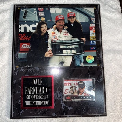 Dale Earnhardt Sr - Placa de tarjeta - El intimidador  Foto 1 de 4