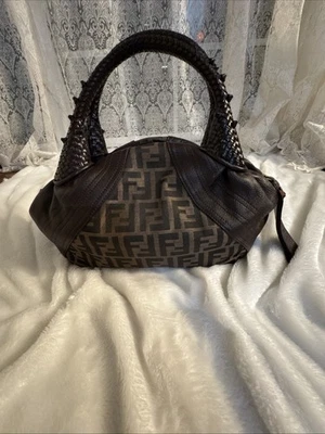 Bolso de mano trenzado FENDI Zucca de cuero de lona FENDI fendi raro espía Zucca Foto 1 de 4