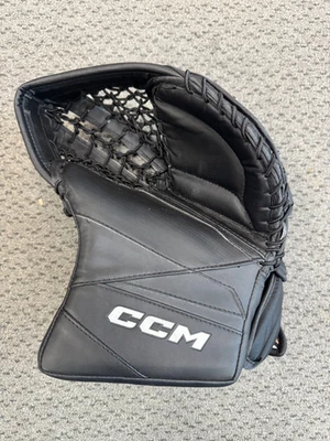 CCM AXIS 2.5 JR GOALIE CATCHER REG - Image 1 of 4