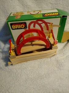 BRIO Holzeisenbahn DREHBRÜCKE MIT 2 ANSÄTZEN Vintage OVP 33375  - Bild 1 von 8