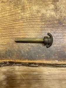 ANTIGUA perilla de puerta de armario vintage pulgar giro roscado husillo cuadrado ~ hierro fundido - Imagen 1 de 7