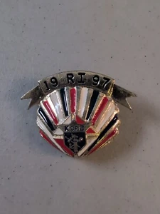 Prendedor de sombrero de solapa Caballeros de Colón 1997 (K de C) Rhode Island Clamshell - Imagen 1 de 24