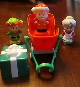 Fisher Price Little People XMAS Mrs Claus, Weihnachtsmann, Elfe, Schlitten, Geschenkbox  - Bild 1 von 5