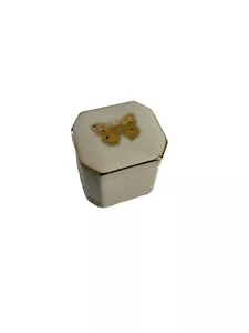 Takahashi Butterflies Trinket Ring Box Porcelain Hand Decorated Gold Trim - Picture 1 of 8
