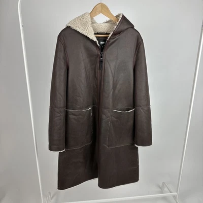 Gabardina larga con capucha manga larga de piel sintética marrón M nueva con etiquetas DKNY para mujer precio de venta sugerido por el fabricante $400 Foto 1 de 4