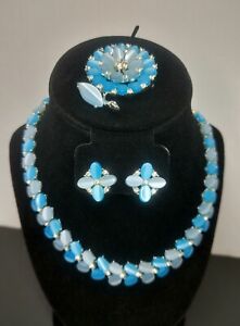 Vintage Lisner Lucite set including a brooch, necklace & screw back earrings