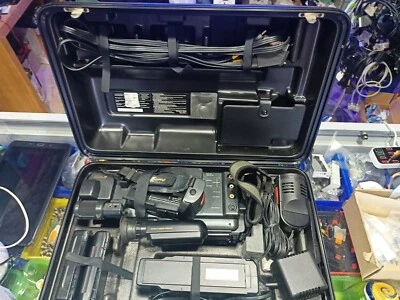 Videocamera professionale panasonic NV-MS90 con valigetta e accessori - Immagine 1 di 4