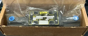 New Old Stock Parker D1VA004CN Air Pilot Control Valve - Picture 1 of 3