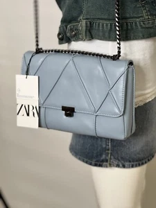 Zara Umhängetasche Baby blaugrün geometrisch Schultergurt Kette neu - Bild 1 von 16