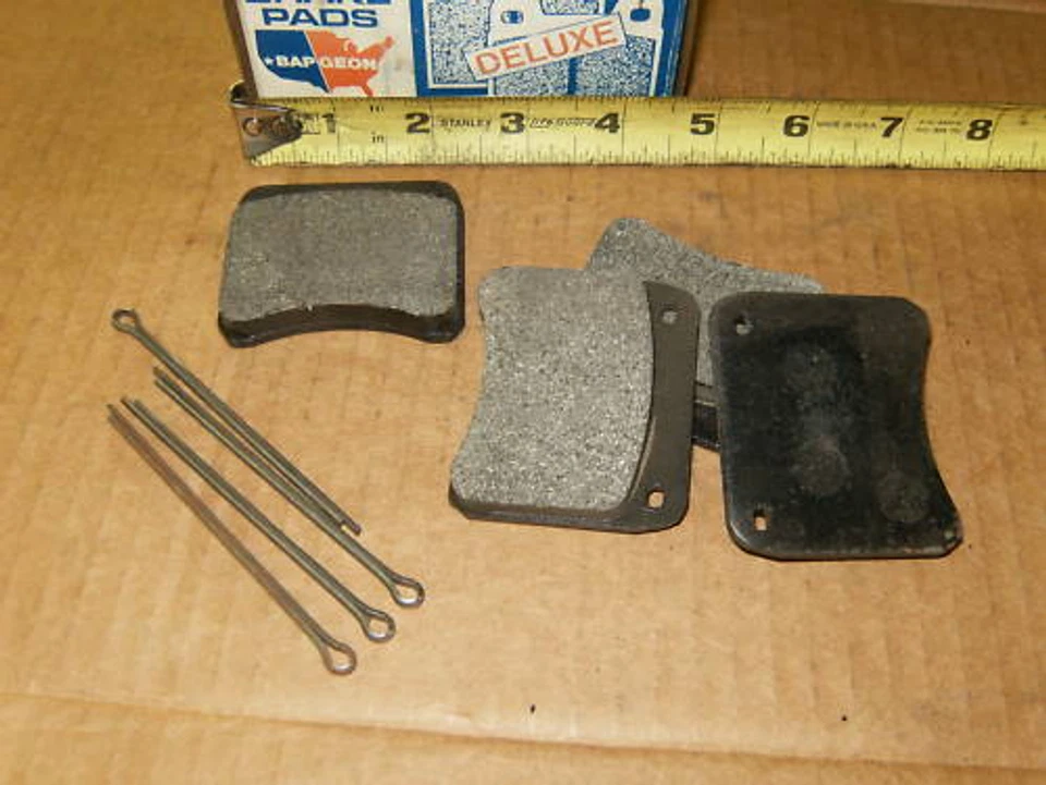 Nuevas pastillas de freno de disco D-64 '63-70 Austin / Morris Delanteras Foto 1 de 1