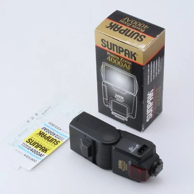 【MINT】SUNPAK Power Zoom 4000AF Electronic Flash UNIT with LCD for Film Cameras - Image 1 of 4