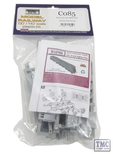 C085 Dapol OO/HO Gauge Battle Of Britain Ftr Pilot Plastic Kit - Picture 1 of 1