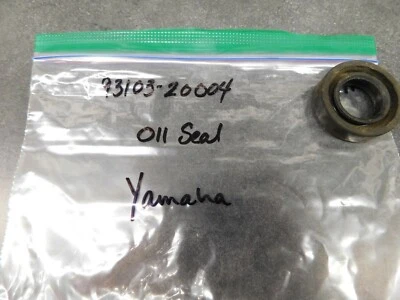 Масляное уплотнение рукоятки Yamaha NOS Rt YA6 YDS5 YM2C DS6 TD2 SX500 93103-20004 2330 - Изображение 1 из 4