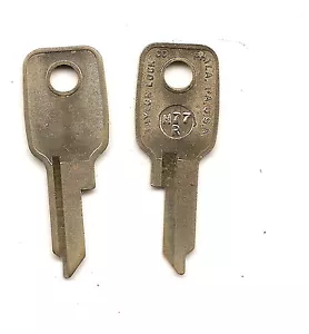 1 VINTAGE HONDA MOTORCYCLE KEY BLANK H77R - Picture 1 of 1