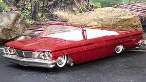 Imperfect Plastic AMT 1960 PONTIAC BONNEVILLE CONVERTIBLE Dealer Promo Car As-Is - Picture 1 of 24