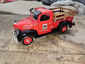 Diecast scala 1:25 - pickup Dodge 1947 - McCormick Farmall - Foto 1 di 5