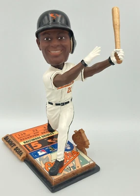 Sammy Sosa'05 ForeverCollectible Legends of the Diamond Bobblehead #387 of 1,008 - Image 1 of 4