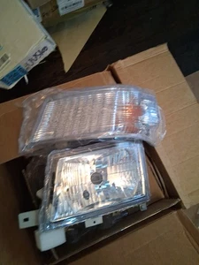 Scheinwerfer links Montage Eckblinker Standlicht Mitsubishi Fuso - Bild 1 von 4