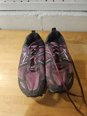 Altra Lone Peak 3.5 Wm’s Gray Pink Running Trail Shoes Gaiter Trap Size 7.5 US - Image 1 of 4